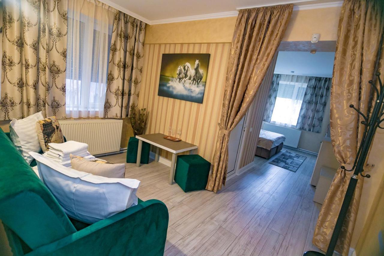 Floare De Iris Hotel Vama Veche Eksteriør billede