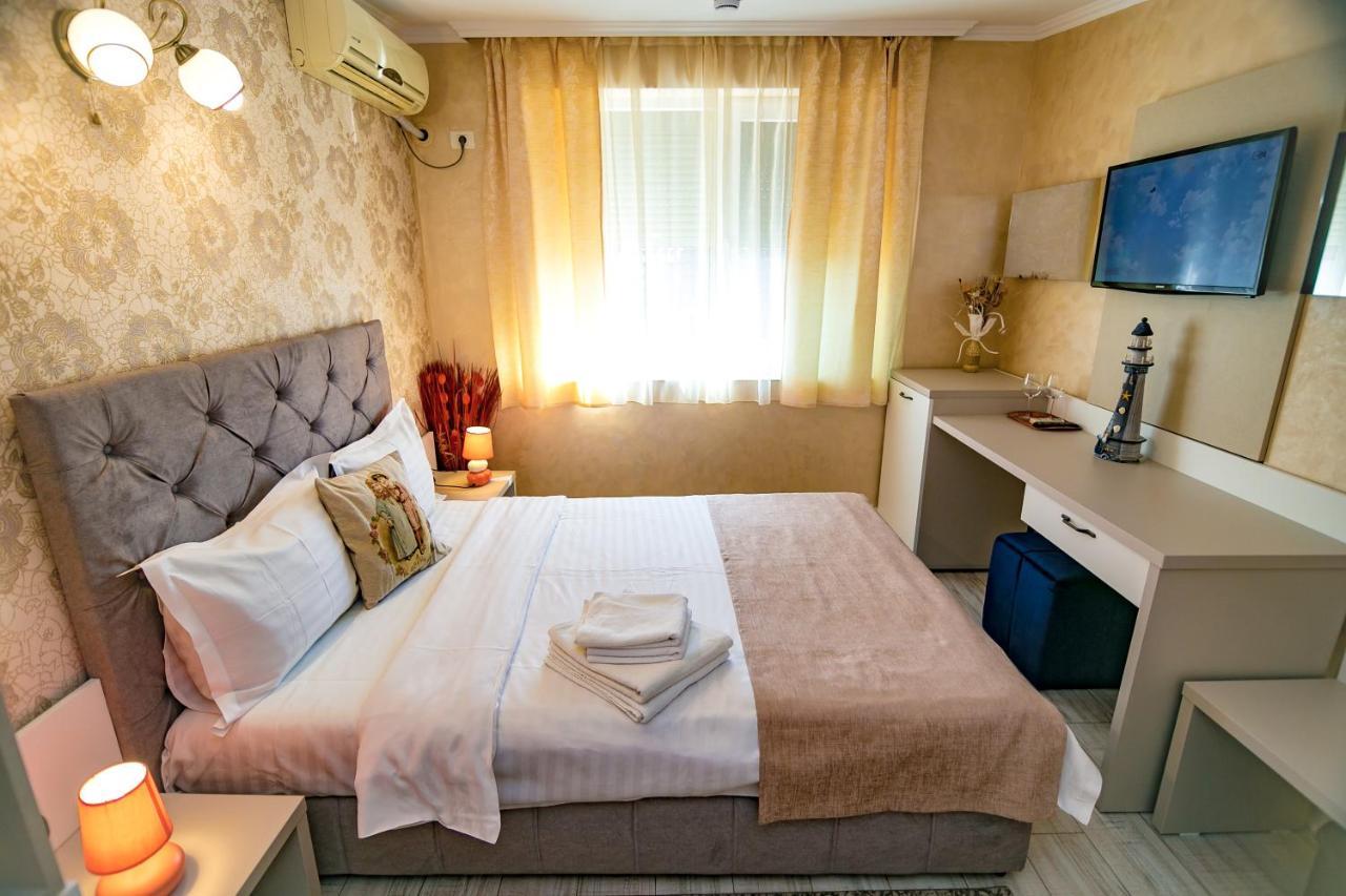 Floare De Iris Hotel Vama Veche Eksteriør billede