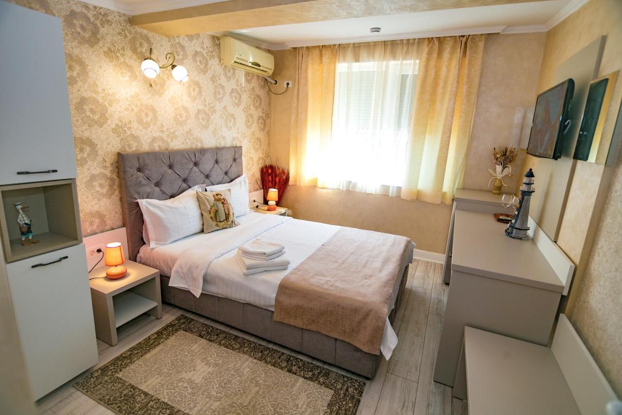 Floare De Iris Hotel Vama Veche Eksteriør billede