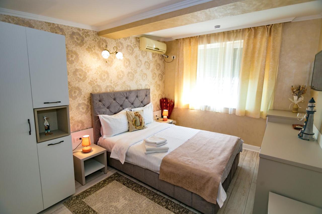 Floare De Iris Hotel Vama Veche Eksteriør billede
